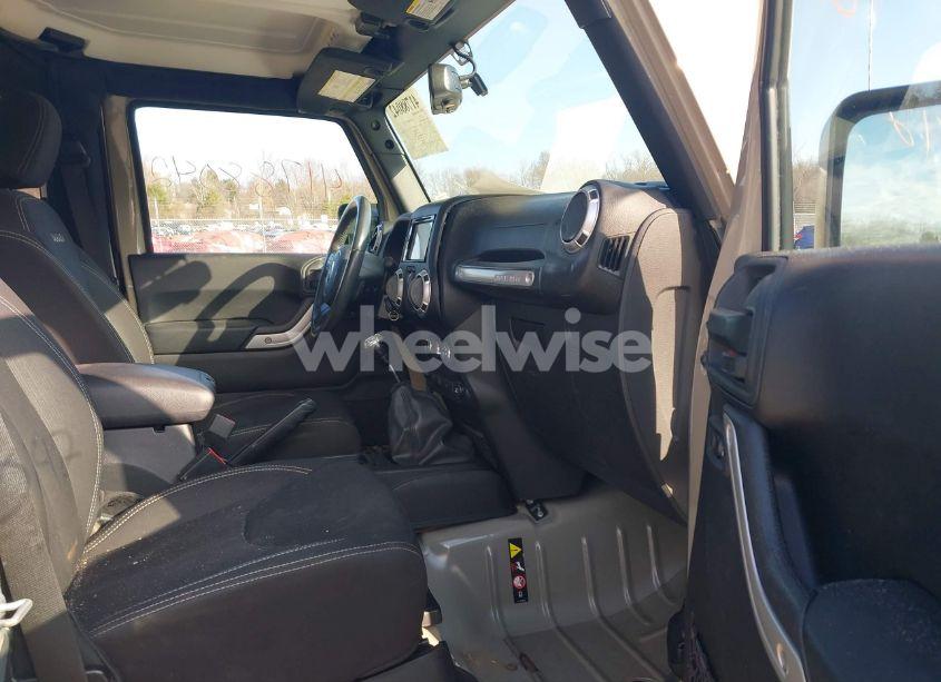 Photo 5 of 2017 Jeep Wrangler SAHARA 4X4 (VIN 1C4AJWBG0HL577748)