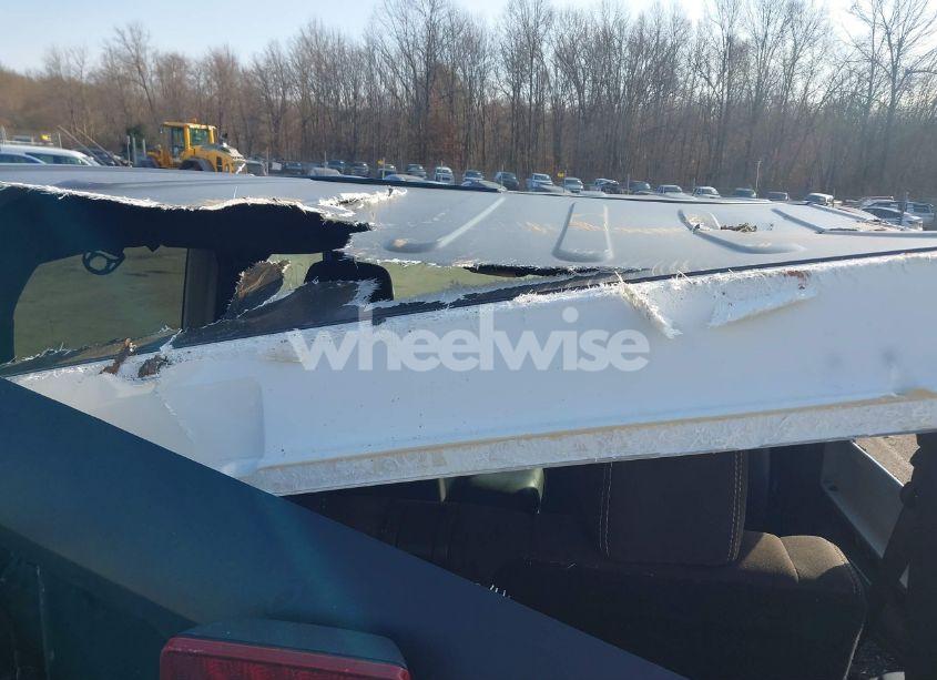 Photo 6 of 2017 Jeep Wrangler SAHARA 4X4 (VIN 1C4AJWBG0HL577748)