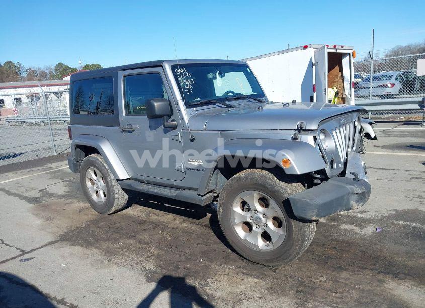 2015 Jeep Wrangler SAHARA (VIN 1C4AJWBG2FL614683) main photo