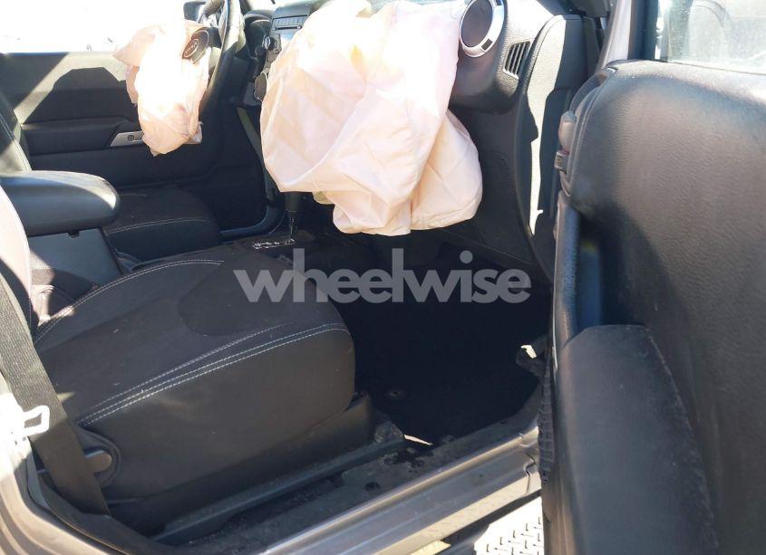 Photo 5 of 2015 Jeep Wrangler SAHARA (VIN 1C4AJWBG2FL614683)