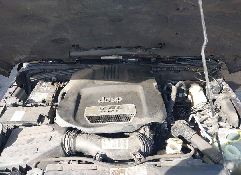 Photo 10 of 2013 Jeep Wrangler SAHARA (VIN 1C4AJWBG3DL677093)