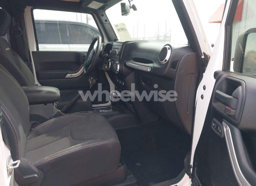 Photo 5 of 2014 Jeep Wrangler SAHARA (VIN 1C4AJWBG3EL121917)