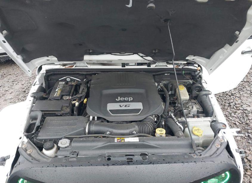 Photo 10 of 2014 Jeep Wrangler SAHARA (VIN 1C4AJWBG3EL166310)