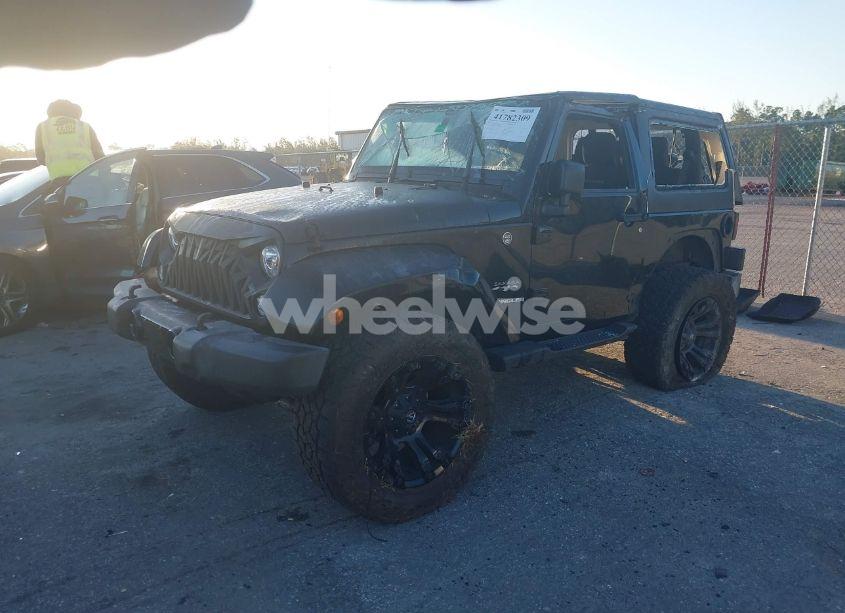 Photo 2 of 2017 Jeep Wrangler SAHARA 4X4 (VIN 1C4AJWBG3HL522694)