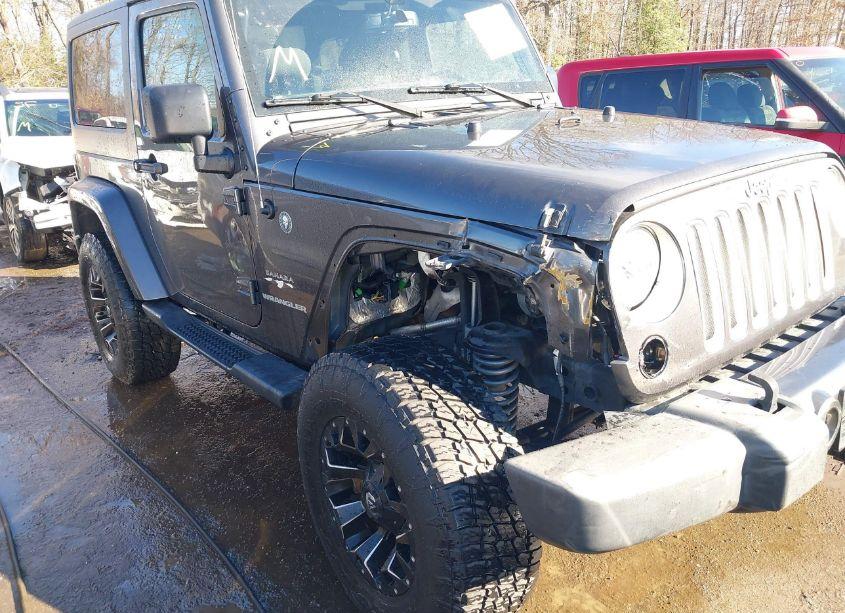 Photo 6 of 2017 Jeep Wrangler SAHARA 4X4 (VIN 1C4AJWBG6HL726096)