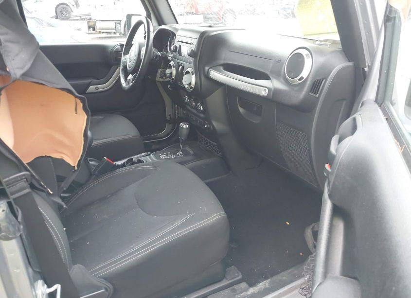 Photo 5 of 2017 Jeep Wrangler SAHARA 4X4 (VIN 1C4AJWBG6HL755551)