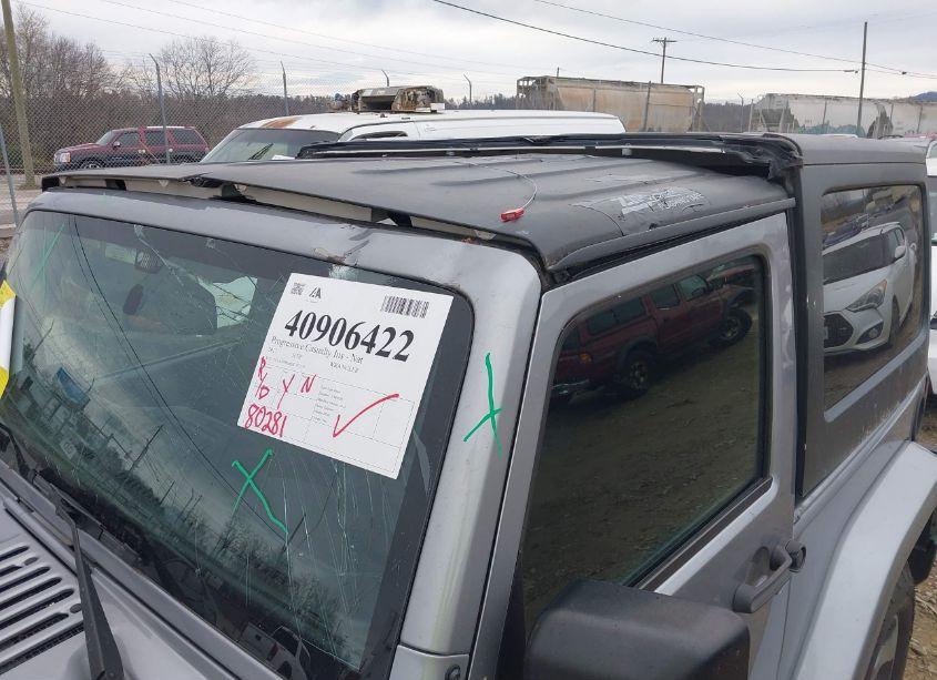 Photo 6 of 2017 Jeep Wrangler SAHARA 4X4 (VIN 1C4AJWBG6HL755551)