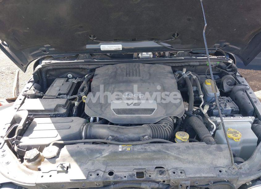 Photo 10 of 2017 Jeep Wrangler SAHARA 4X4 (VIN 1C4AJWBG8HL728402)