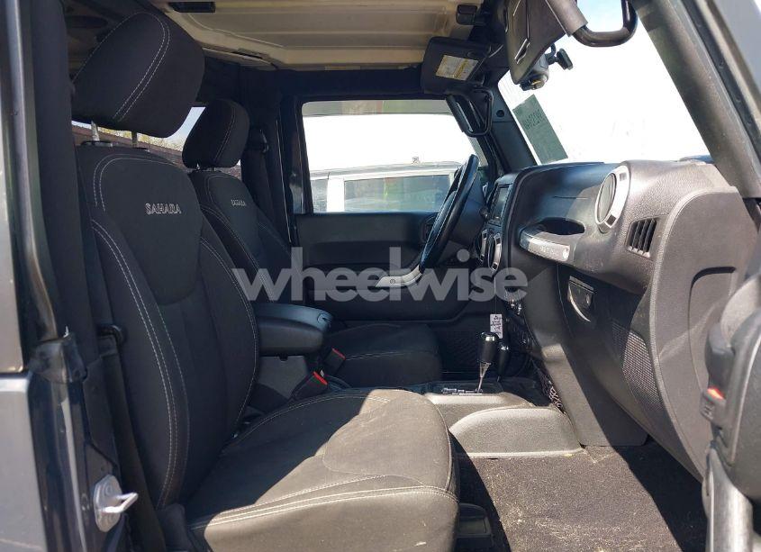 Photo 5 of 2017 Jeep Wrangler SAHARA 4X4 (VIN 1C4AJWBG8HL728402)