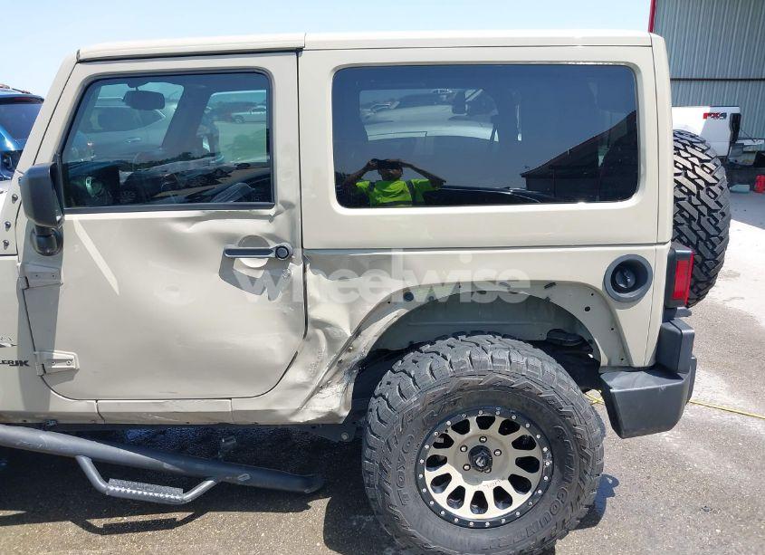 Photo 17 of 2018 Jeep Wrangler JK SAHARA 4X4 (VIN 1C4AJWBGXJL811092)