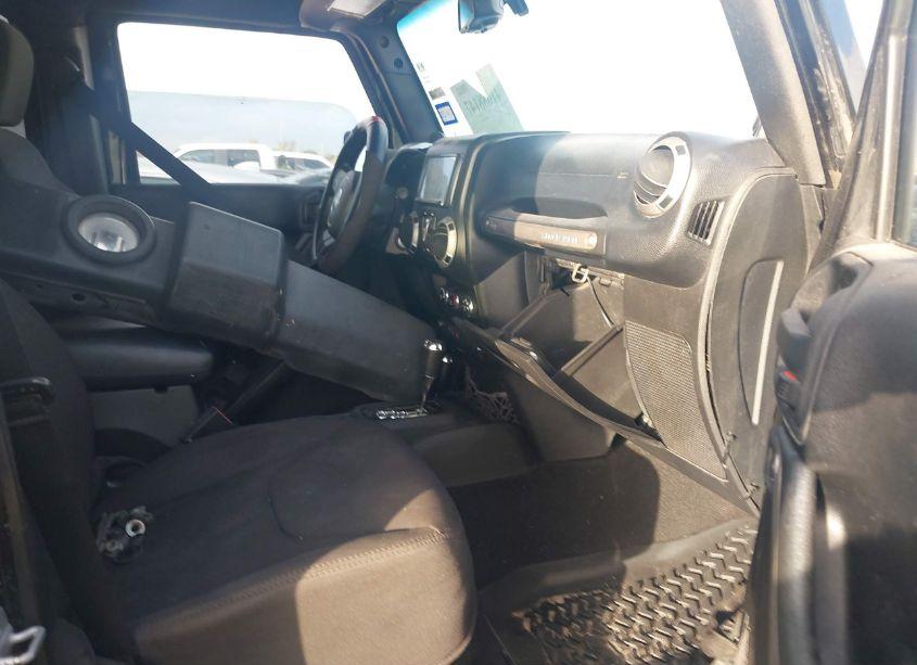 Photo 5 of 2013 Jeep Wrangler UNLIMITED SPORT (VIN 1C4BJWDG0DL504620)