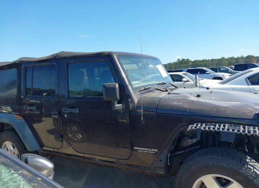 Photo 13 of 2013 Jeep Wrangler UNLIMITED SPORT (VIN 1C4BJWDG0DL669745)