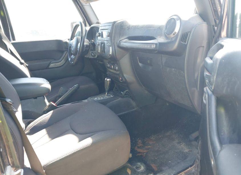 Photo 5 of 2013 Jeep Wrangler UNLIMITED SPORT (VIN 1C4BJWDG0DL669745)