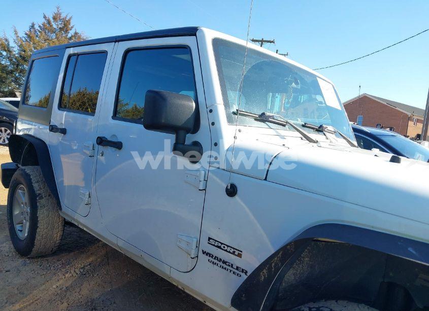 Photo 13 of 2014 Jeep Wrangler UNLIMITED SPORT (VIN 1C4BJWDG0EL176259)