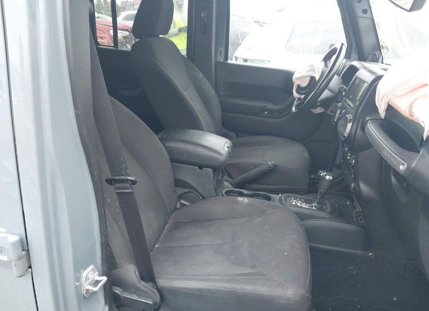 Photo 5 of 2014 Jeep Wrangler UNLIMITED SPORT (VIN 1C4BJWDG0EL313121)