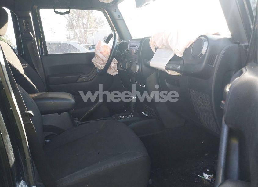 Photo 5 of 2015 Jeep Wrangler UNLIMITED SPORT (VIN 1C4BJWDG0FL565520)