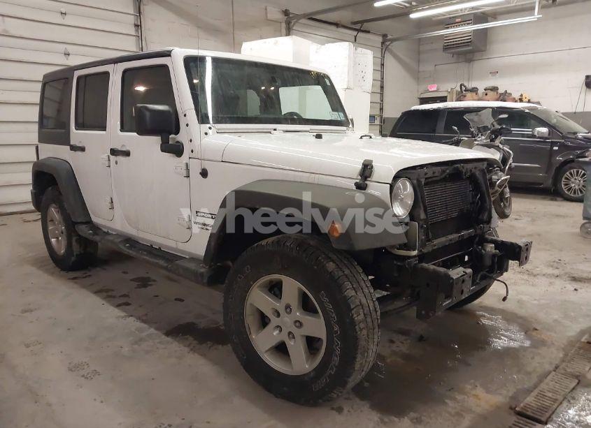 2015 Jeep Wrangler UNLIMITED SPORT (VIN 1C4BJWDG0FL702262) main photo