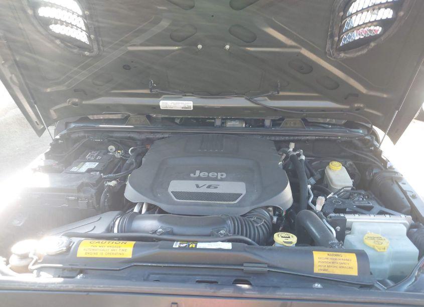 Photo 10 of 2015 Jeep Wrangler UNLIMITED SPORT (VIN 1C4BJWDG0FL711625)