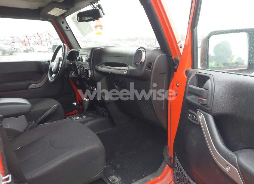 Photo 5 of 2015 Jeep Wrangler UNLIMITED SPORT (VIN 1C4BJWDG0FL727792)