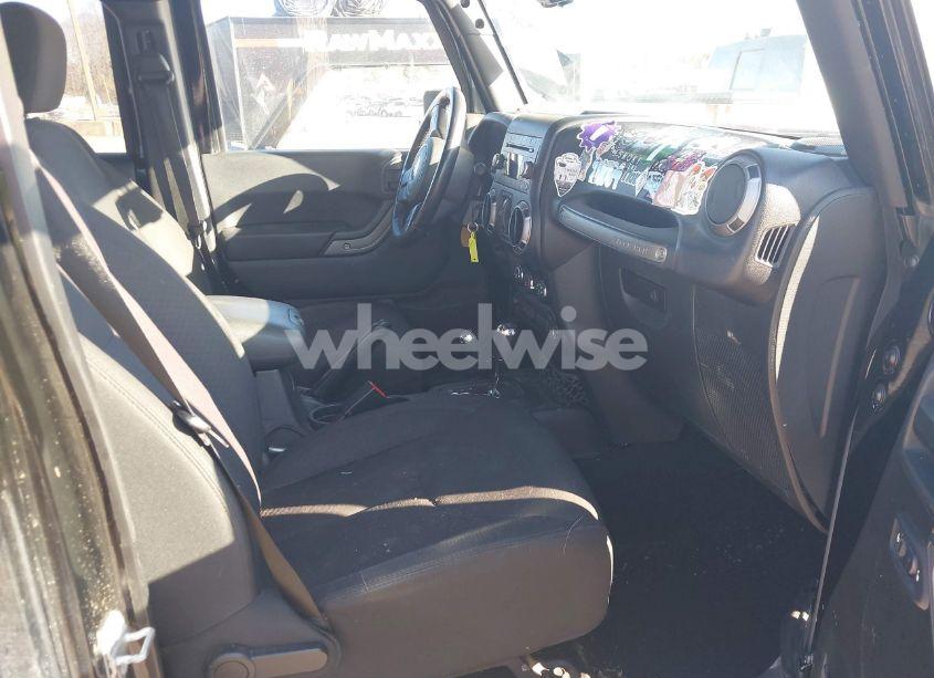 Photo 5 of 2016 Jeep Wrangler UNLIMITED WILLYS WHEELER (VIN 1C4BJWDG0GL123581)