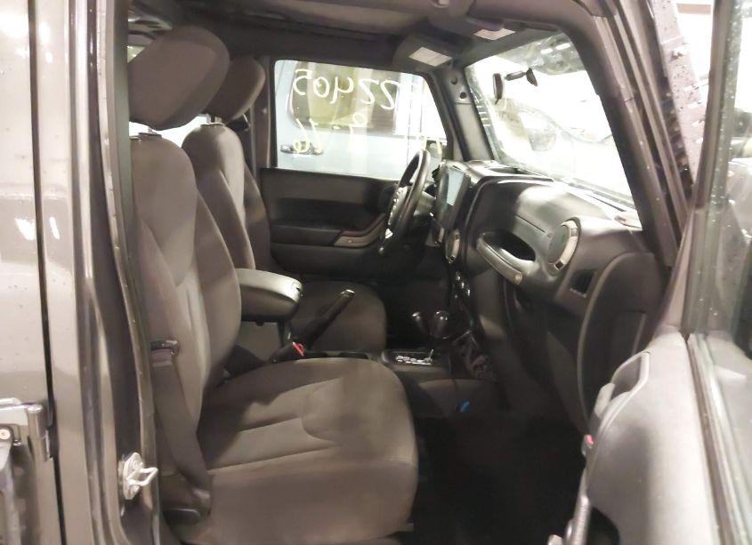 Photo 5 of 2016 Jeep Wrangler UNLIMITED SPORT (VIN 1C4BJWDG0GL322405)