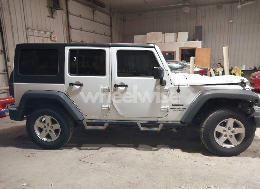 Photo 13 of 2017 Jeep Wrangler UNLIMITED SPORT 4X4 (VIN 1C4BJWDG0HL596799)