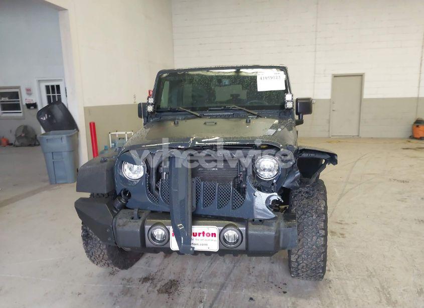 Photo 12 of 2017 Jeep Wrangler UNLIMITED BIG BEAR 4X4 (VIN 1C4BJWDG0HL703673)