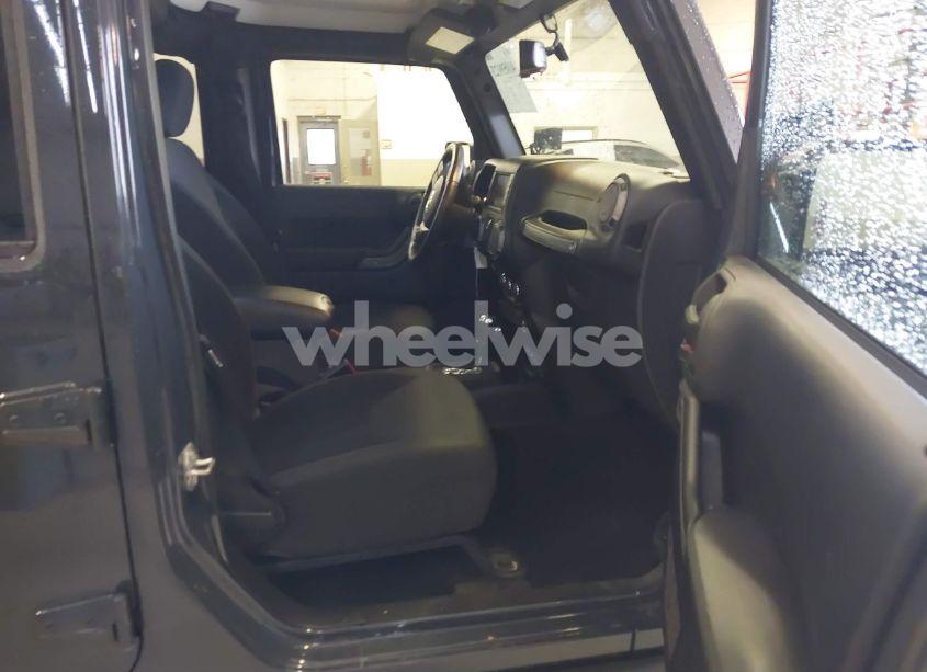 Photo 5 of 2017 Jeep Wrangler UNLIMITED BIG BEAR 4X4 (VIN 1C4BJWDG0HL703673)