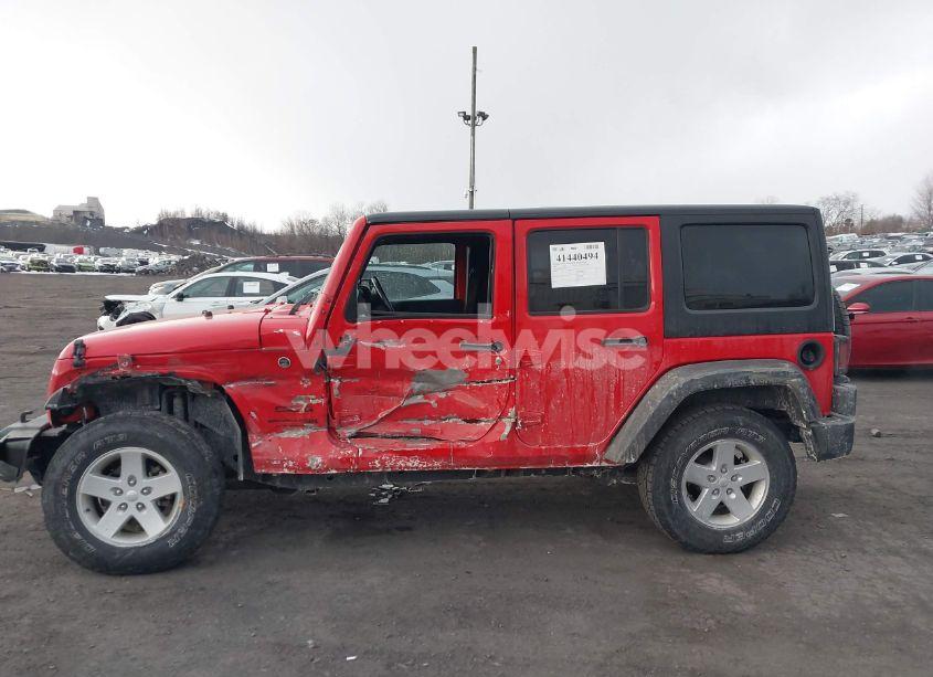 Photo 14 of 2018 Jeep Wrangler JK UNLIMITED SPORT S 4X4 (VIN 1C4BJWDG0JL807344)
