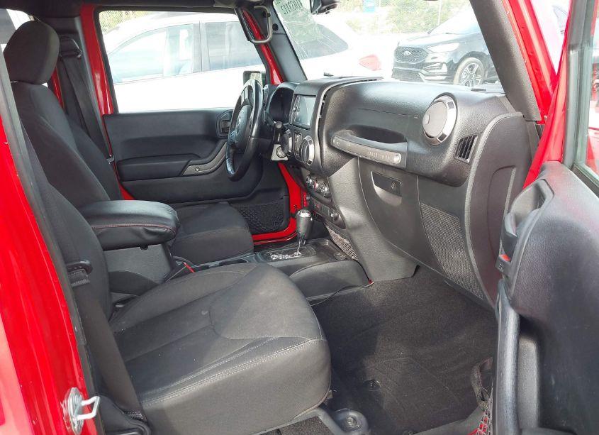 Photo 5 of 2018 Jeep Wrangler JK UNLIMITED SPORT S 4X4 (VIN 1C4BJWDG0JL814231)