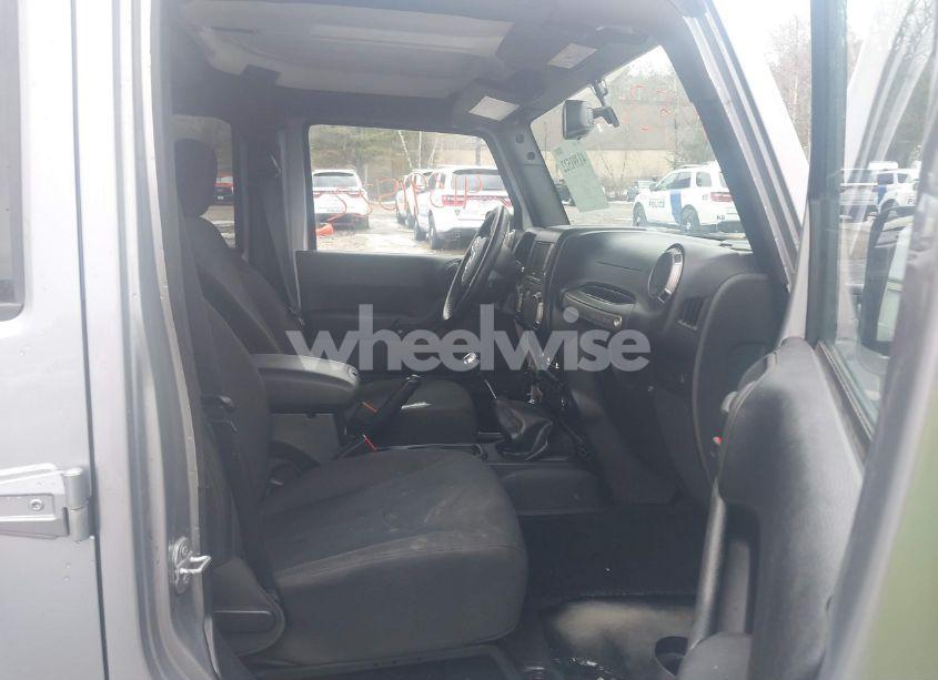 Photo 5 of 2015 Jeep Wrangler UNLIMITED SPORT (VIN 1C4BJWDG1FL506105)