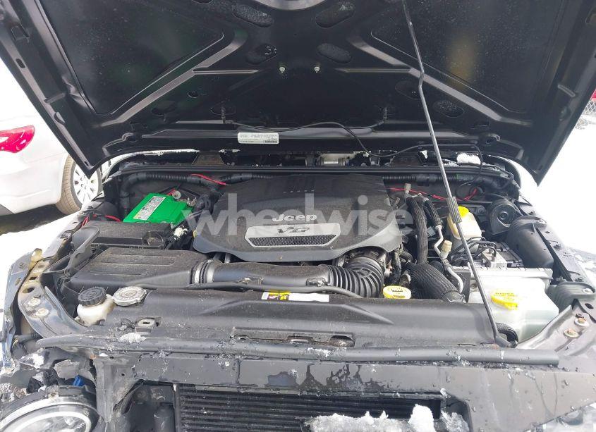 Photo 10 of 2015 Jeep Wrangler UNLIMITED SPORT (VIN 1C4BJWDG1FL692602)