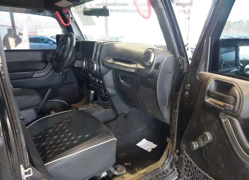 Photo 5 of 2016 Jeep Wrangler UNLIMITED WILLYS WHEELER (VIN 1C4BJWDG1GL257290)