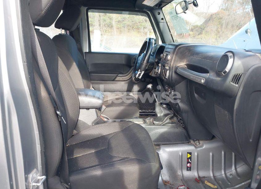 Photo 5 of 2016 Jeep Wrangler UNLIMITED SPORT (VIN 1C4BJWDG1GL311302)