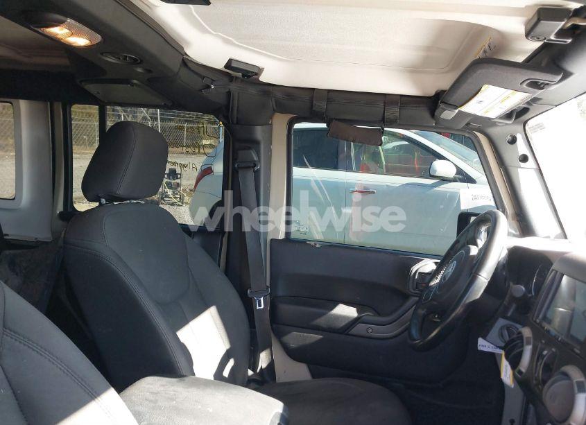 Photo 5 of 2017 Jeep Wrangler UNLIMITED SPORT 4X4 (VIN 1C4BJWDG1HL568459)