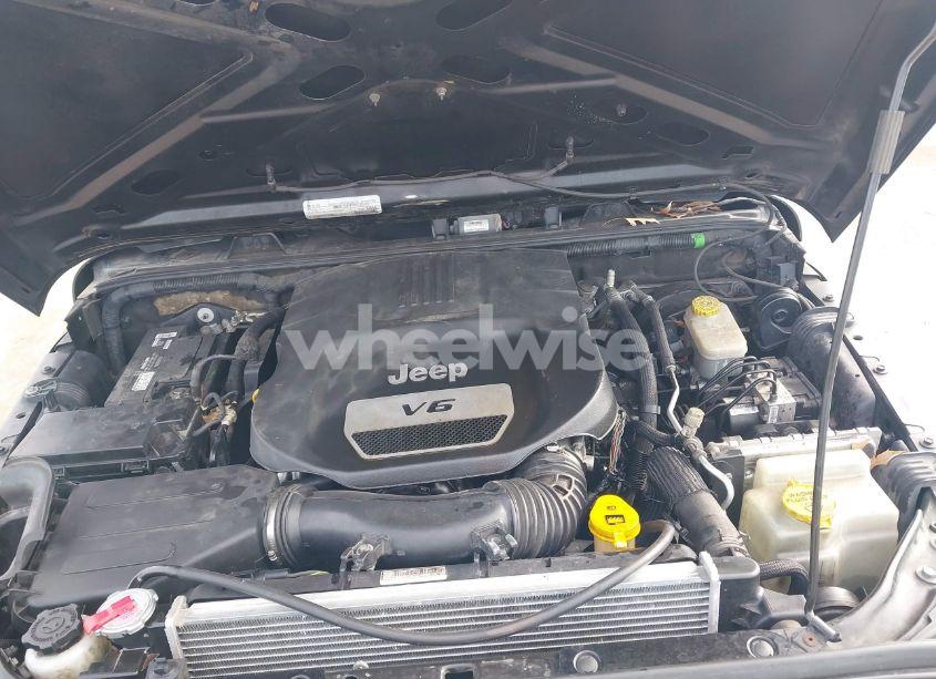 Photo 10 of 2017 Jeep Wrangler UNLIMITED SPORT 4X4 (VIN 1C4BJWDG1HL733474)