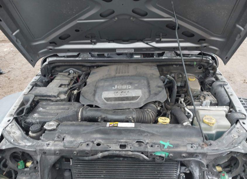 Photo 10 of 2013 Jeep Wrangler UNLIMITED SPORT (VIN 1C4BJWDG2DL576242)