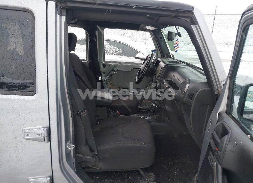 Photo 5 of 2014 Jeep Wrangler UNLIMITED SPORT (VIN 1C4BJWDG2EL134255)