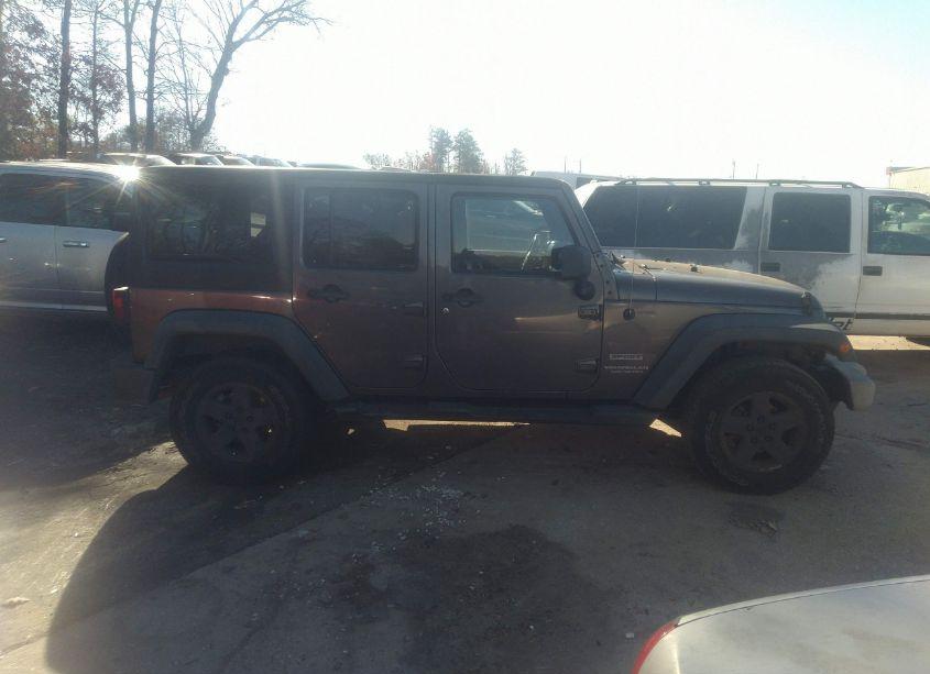 Photo 12 of 2014 Jeep Wrangler UNLIMITED SPORT (VIN 1C4BJWDG2EL175324)