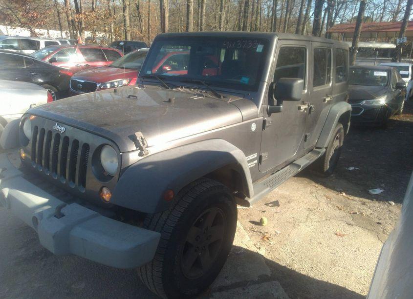 Photo 2 of 2014 Jeep Wrangler UNLIMITED SPORT (VIN 1C4BJWDG2EL175324)