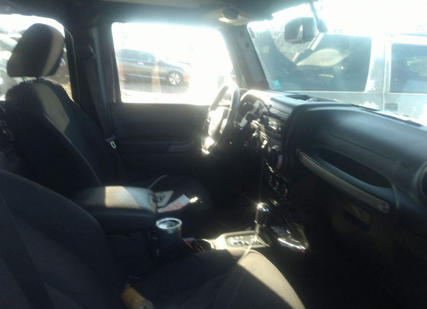 Photo 5 of 2014 Jeep Wrangler UNLIMITED SPORT (VIN 1C4BJWDG2EL175324)