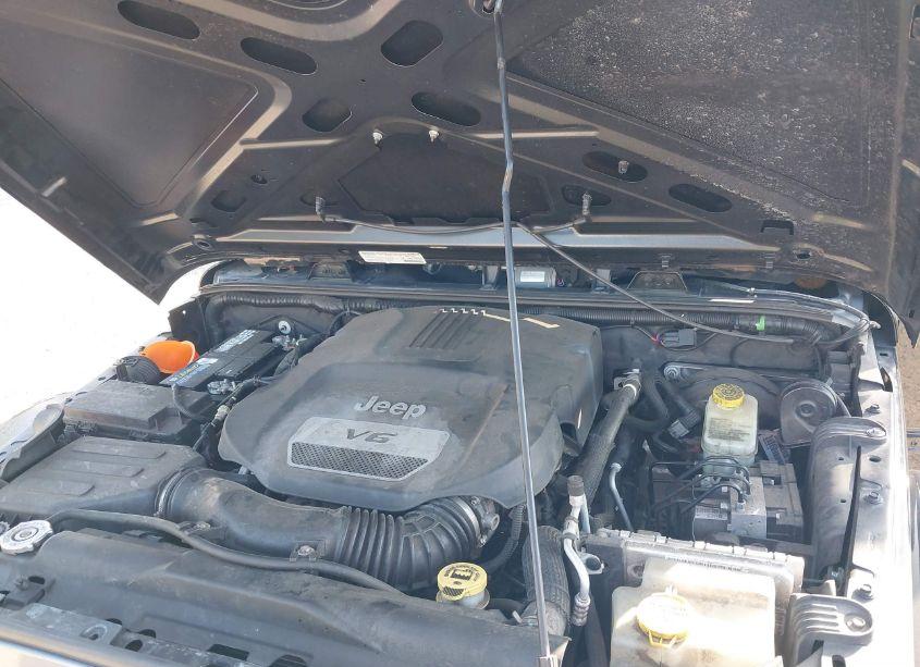 Photo 10 of 2014 Jeep Wrangler UNLIMITED FREEDOM EDITION (VIN 1C4BJWDG2EL235831)