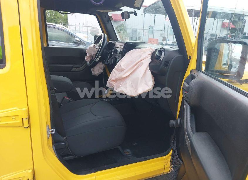 Photo 5 of 2015 Jeep Wrangler UNLIMITED SPORT (VIN 1C4BJWDG2FL643375)