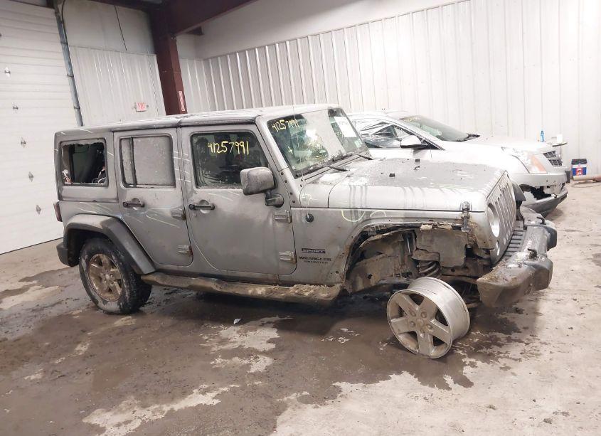 Photo 13 of 2015 Jeep Wrangler UNLIMITED SPORT (VIN 1C4BJWDG2FL692592)