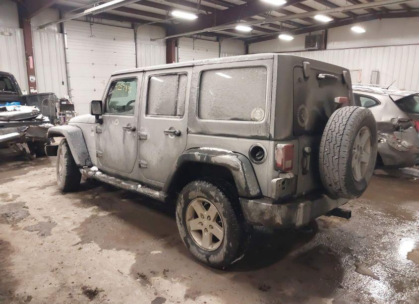 Photo 3 of 2015 Jeep Wrangler UNLIMITED SPORT (VIN 1C4BJWDG2FL692592)