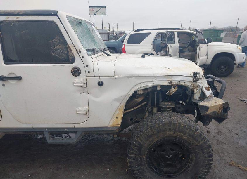 Photo 13 of 2015 Jeep Wrangler UNLIMITED SPORT (VIN 1C4BJWDG2FL764505)