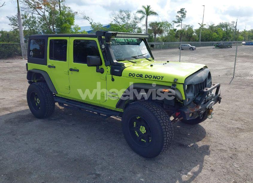 2016 Jeep Wrangler UNLIMITED SPORT (VIN 1C4BJWDG2GL324205) main photo