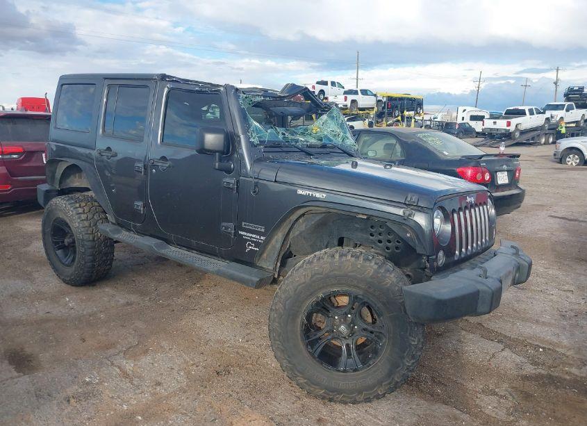 2017 Jeep Wrangler UNLIMITED SPORT 4X4 (VIN 1C4BJWDG2HL681062) main photo