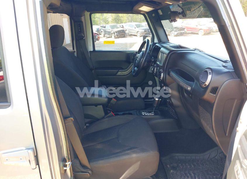 Photo 5 of 2017 Jeep Wrangler UNLIMITED SPORT 4X4 (VIN 1C4BJWDG2HL714822)