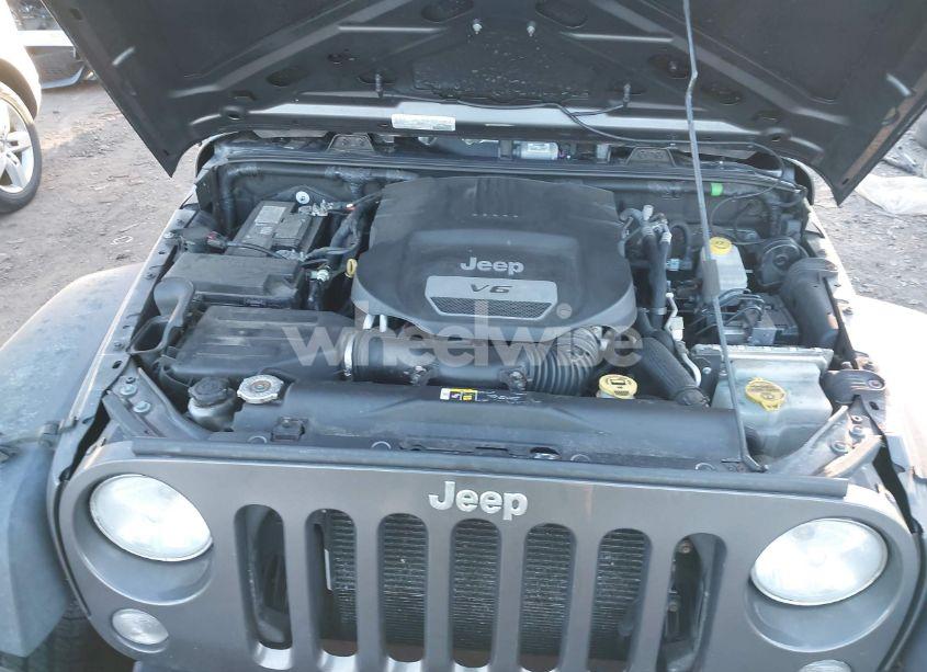 Photo 10 of 2018 Jeep Wrangler JK UNLIMITED SPORT S 4X4 (VIN 1C4BJWDG2JL810424)